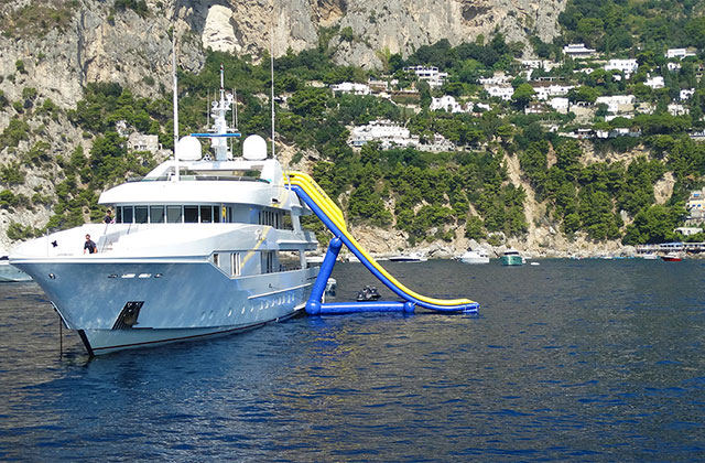 daily yacht chartering service Positano