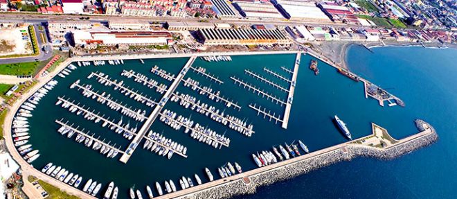 boat berths Port of Castellamare